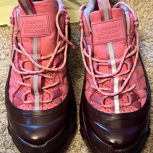 Only worn once great condition and at a great price - Picture 4 of 10